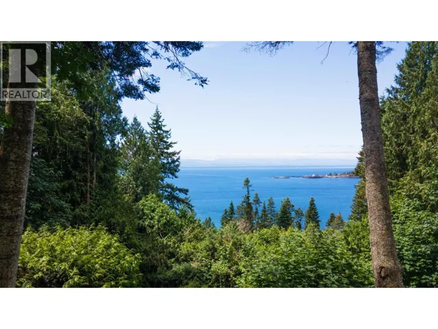 8127 REDROOFFS ROAD, Halfmoon Bay, British Columbia V7Z1A7
