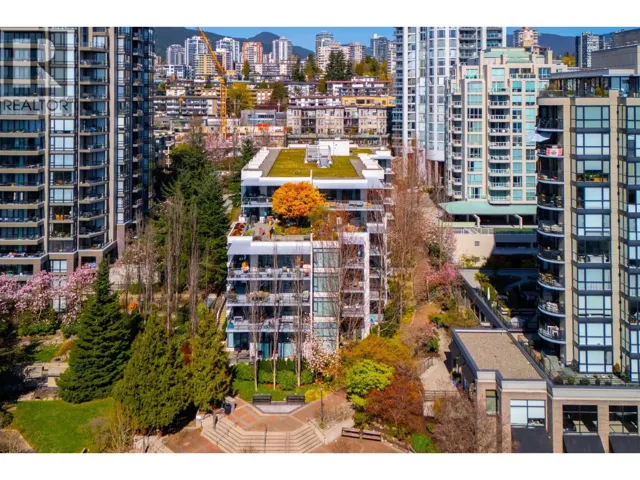 208 135 W 2ND STREET, North Vancouver, British Columbia V7M0C5