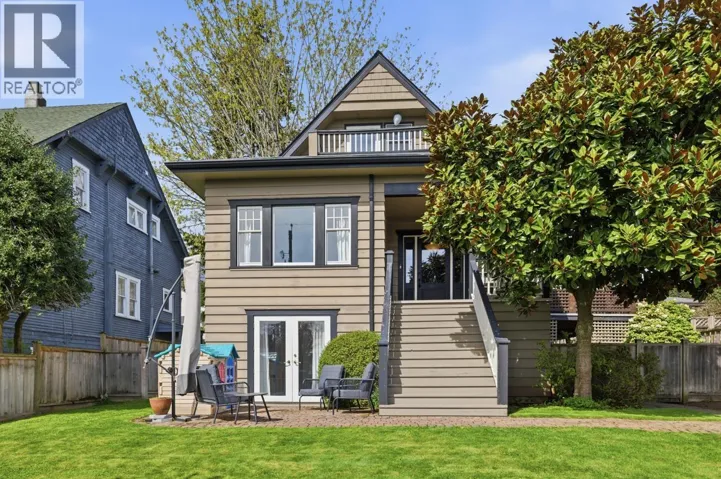 424 E KEITH ROAD, North Vancouver, British Columbia V7L1V9