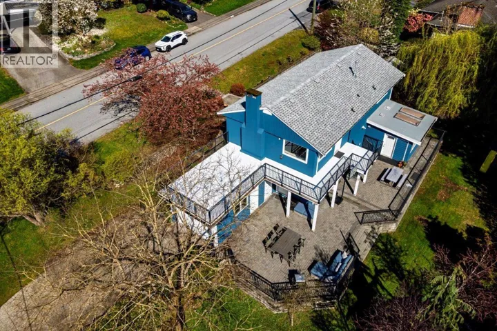 2094 VIEWLYNN DRIVE, North Vancouver, British Columbia V7J2W8