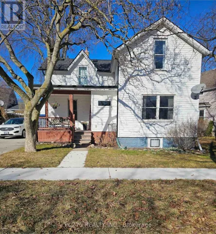 112 ESSEX STREET, Sarnia, Ontario N7T4R7