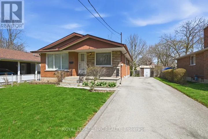 50 LEASIDE DRIVE, St. Catharines (Carlton/Bunting), Ontario L2M4G5