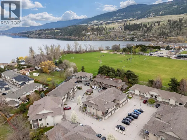 3350 Woodsdale Road Unit# 401, Lake Country, British Columbia V4V2R7