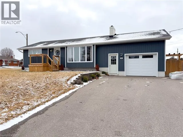 84 CONNAUGHT Avenue, Delhi, Ontario N4B1K6