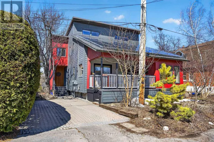 424 LOCHABER AVENUE, Ottawa, Ontario K2A0A6