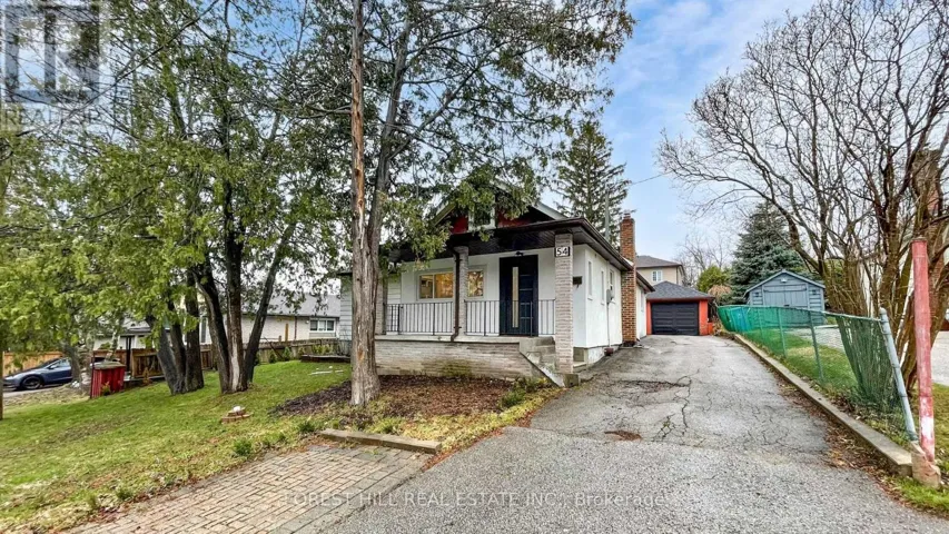 54 VINCENT STREET, Newmarket (Bristol-London), Ontario L3Y4G5