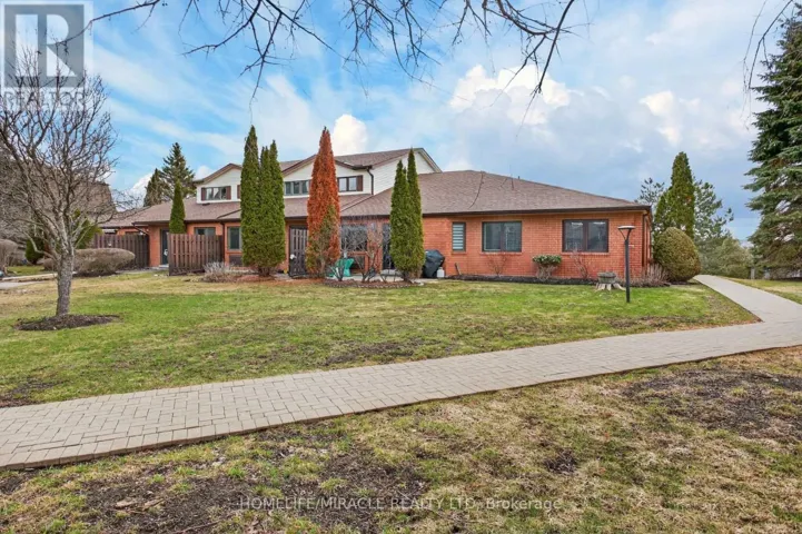 32 - 36 CHAMPLAIN CRESCENT, Peterborough (Northcrest Ward 5), Ontario K9L1T1