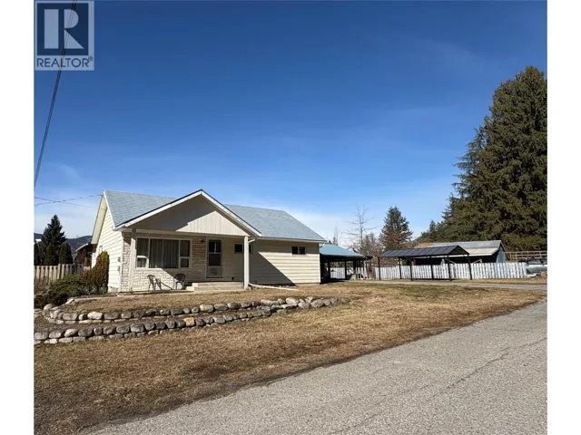 301 5TH Street NW, Nakusp, British Columbia V0G1R0