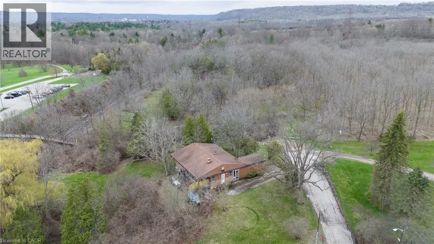 5 HOMESTEAD Avenue, Dundas, Ontario L9H5Y6