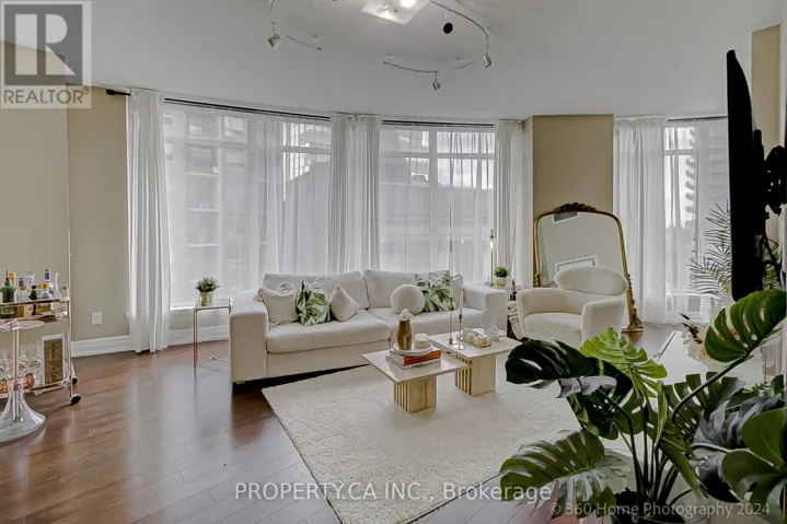 702 - 8 SCOLLARD STREET, Toronto (Annex), Ontario M5R1M2