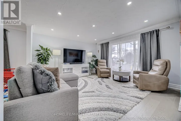 17 MONTVALE DRIVE, Toronto (Cliffcrest), Ontario M1M3E5