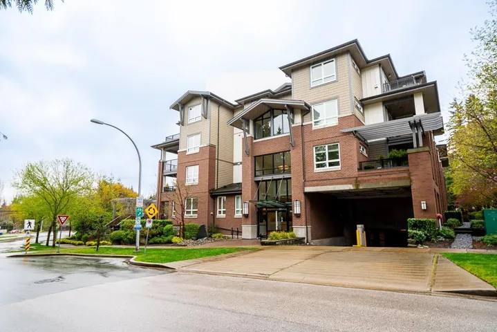 308 15188 29A AVENUE, Surrey, British Columbia V4P1H1