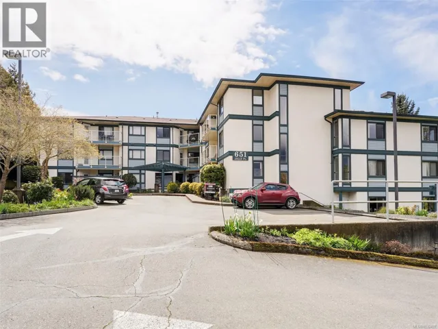 208 651 Jolly Pl, Saanich, British Columbia V8N1J4
