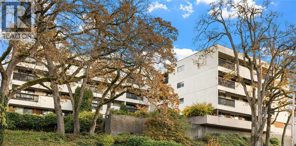 409 3277 Glasgow Ave, Saanich, British Columbia V8X1M3