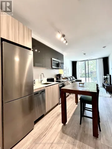 11 MARYPORT AVENUE, Toronto (Downsview-Roding-CFB), Ontario M3M0E2