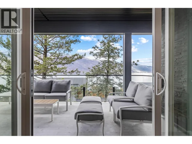 3434 McKinley Beach Drive Unit# 302, Kelowna, British Columbia V1V2R1