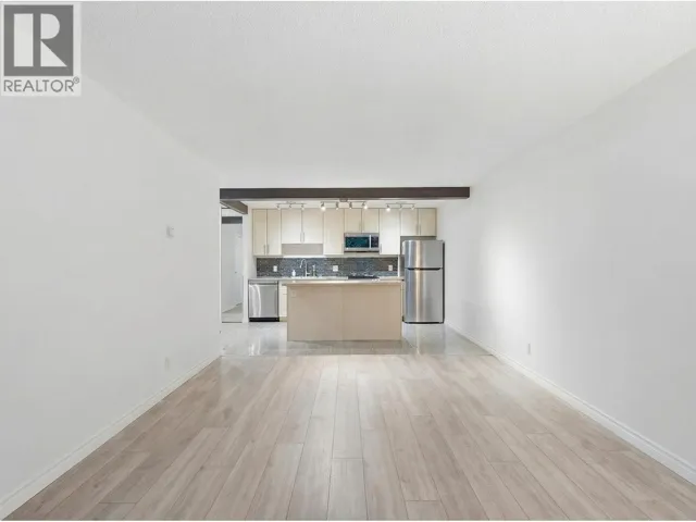 218 2012 FULLERTON AVENUE, North Vancouver, British Columbia V7P3E3