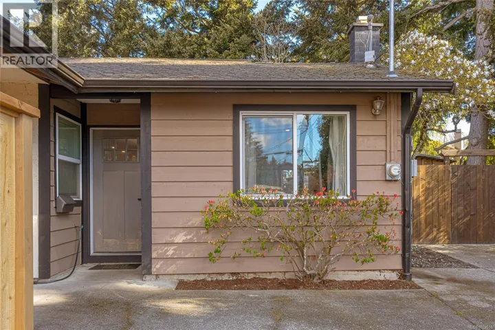 B 614 Evans Dr, Colwood, British Columbia V9B5E4