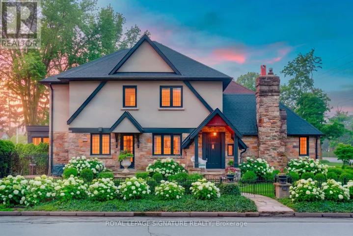 25 VARLEY LANE, Toronto (Kingsway South), Ontario M8X0A9