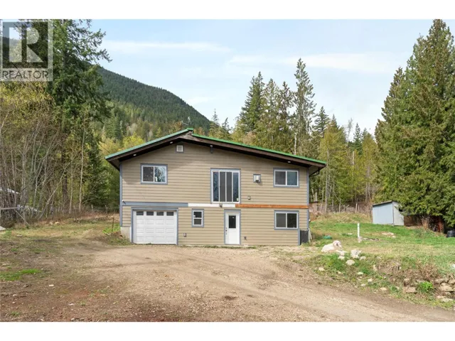 719 Abbington Lane, Tappen, British Columbia V0E2X3