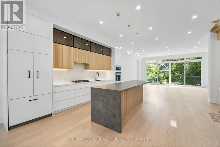 19 IVY AVENUE, Toronto (South Riverdale), Ontario M4L2H6