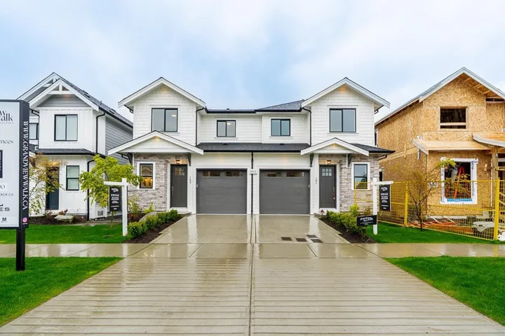 102 16612 18A AVENUE, Surrey, British Columbia V3Z9X5