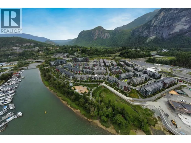 38043 HELM WAY, Squamish, British Columbia V8B1E6