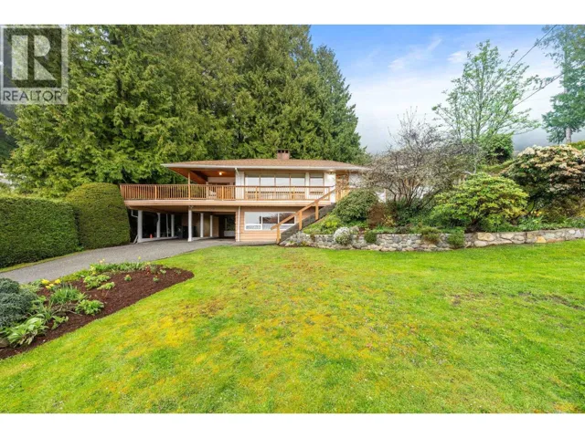 234 RONDOVAL CRESCENT, North Vancouver, British Columbia V7N2W7