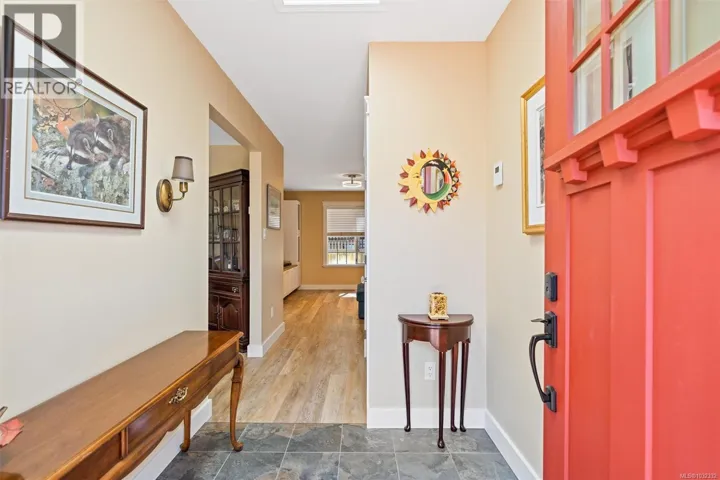 2590 Sinclair Rd, Saanich, British Columbia V8N1B9