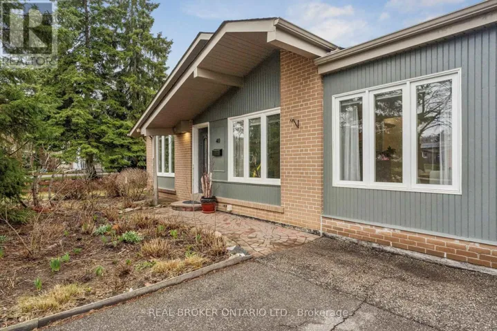 40 SEATON DRIVE, Aurora (Aurora Highlands), Ontario L4G2K1