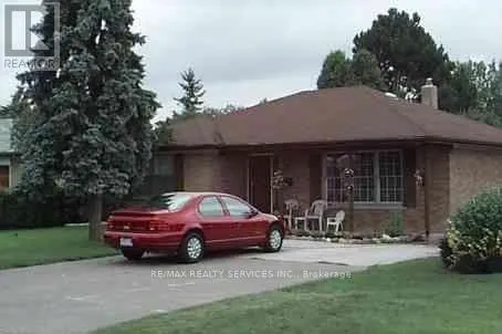 32 SANFORD CRESCENT, Brampton (Northwood Park), Ontario L6X2C3