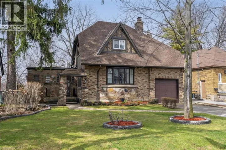10 LANDOUR Avenue, York, Ontario M6M4J4