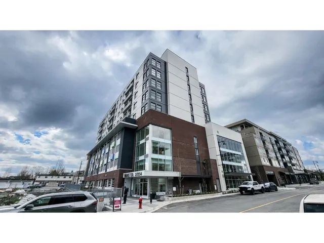 711 27254 ALDERGROVE TOWN CENTRE DRIVE, Langley, British Columbia V4W0E5
