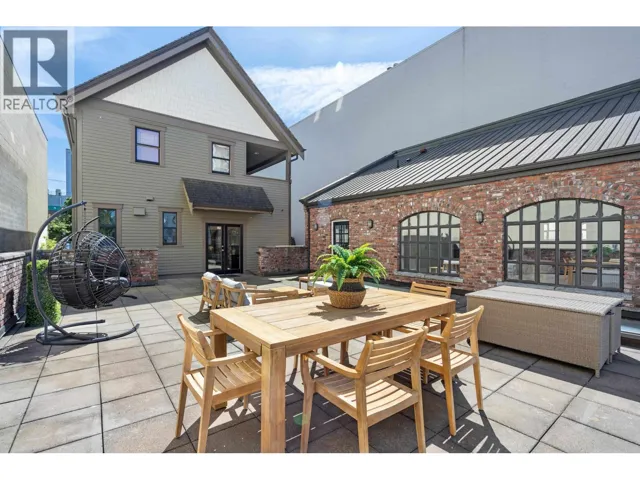 33 E 6TH AVENUE, Vancouver, British Columbia V5T1J3