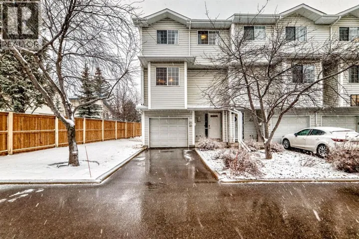 424 Hawkstone Manor NW, Calgary, Alberta T3G3X2