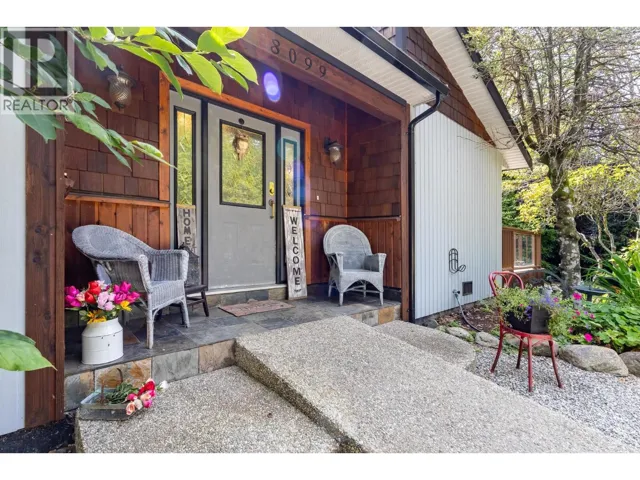 8099 NORTHWOOD ROAD, Halfmoon Bay, British Columbia V7Z1A8