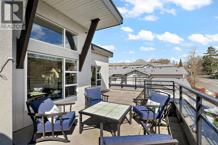 503 1018 Inverness Rd, Saanich, British Columbia V8X2S1