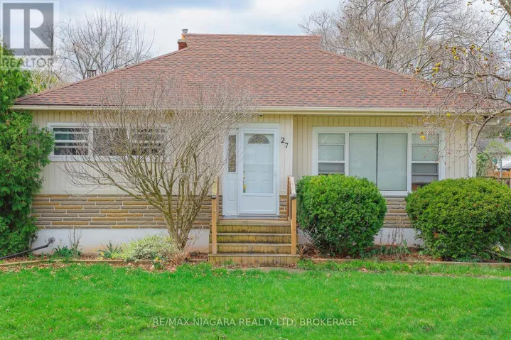 27 WHITE STREET, St. Catharines (Vine/Linwell), Ontario L2N1Z3