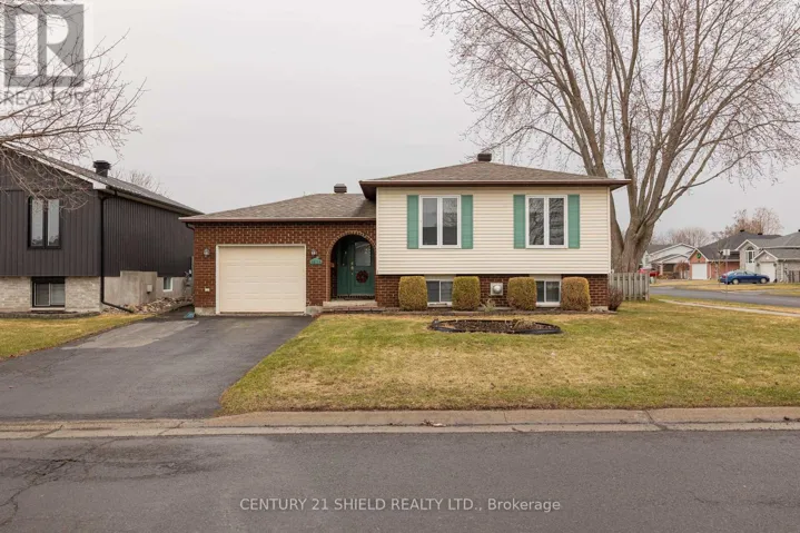 1613 WALTON STREET, Cornwall, Ontario K6H7A7