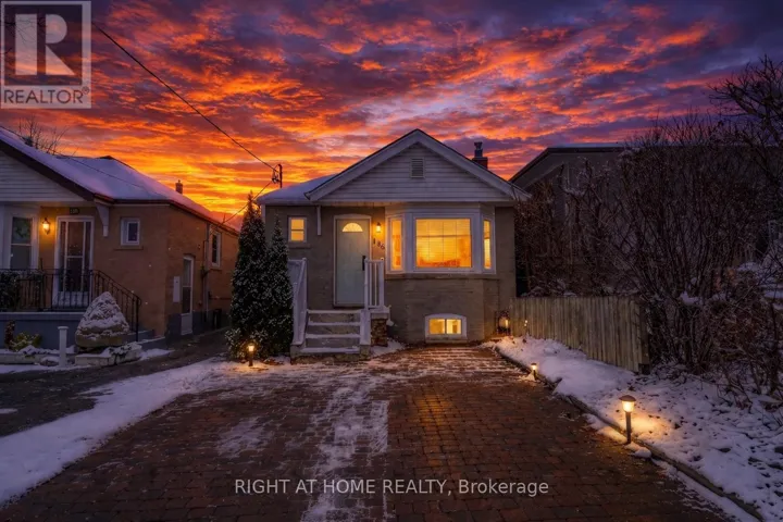 186 SCHELL AVENUE, Toronto (Briar Hill-Belgravia), Ontario M6E2T2