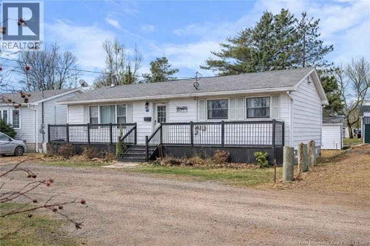60 Third Avenue, Pointe-Du-Chêne, New Brunswick E4P5H8