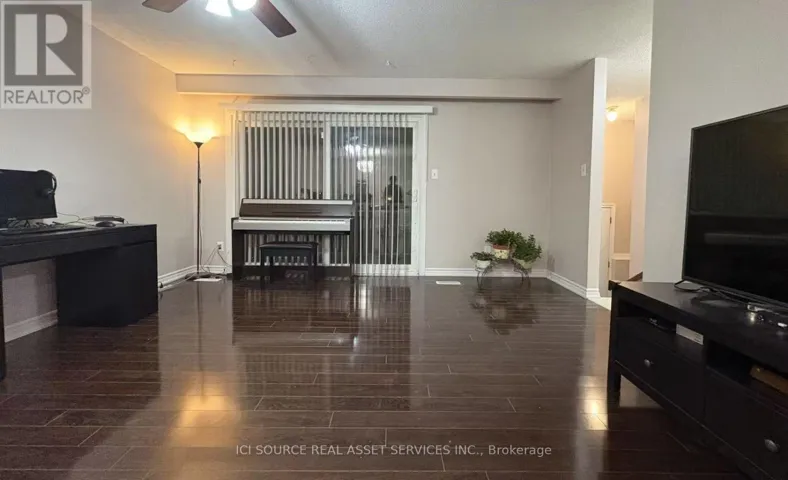 UPPER UNIT - 19 TALBOT STREET, Brampton (Brampton West), Ontario L6X2P4