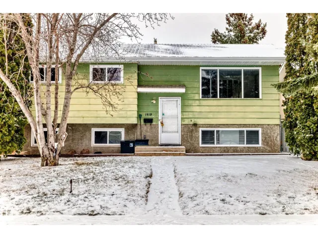 1819 56 ST NW, Edmonton, Alberta T6L1L6