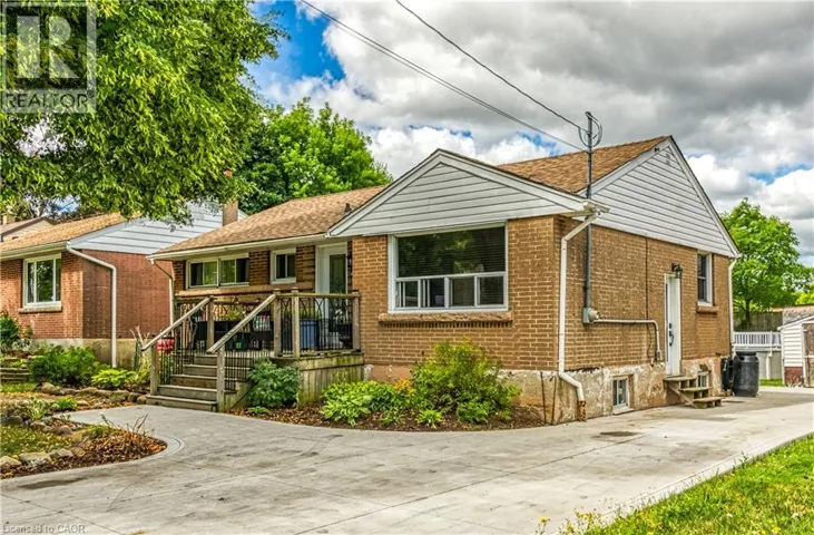 446 EAST 36TH Street, Hamilton, Ontario L8V4A5