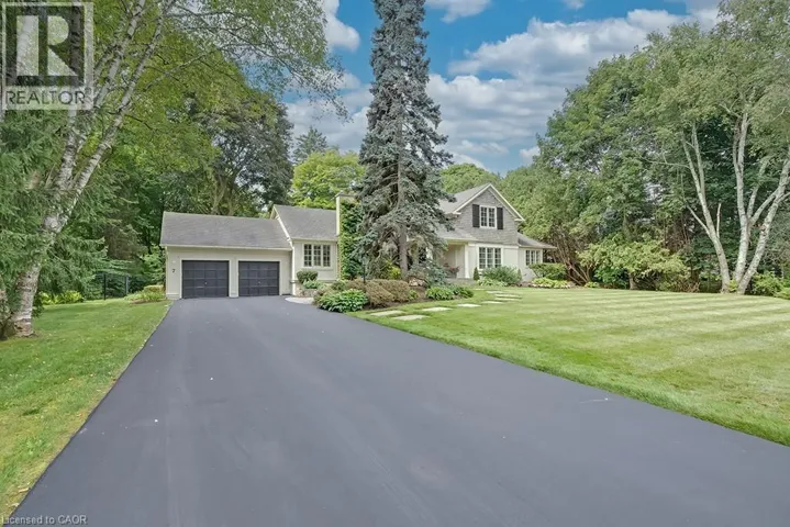 7 COLONIAL Crescent, Oakville, Ontario L6J4K8