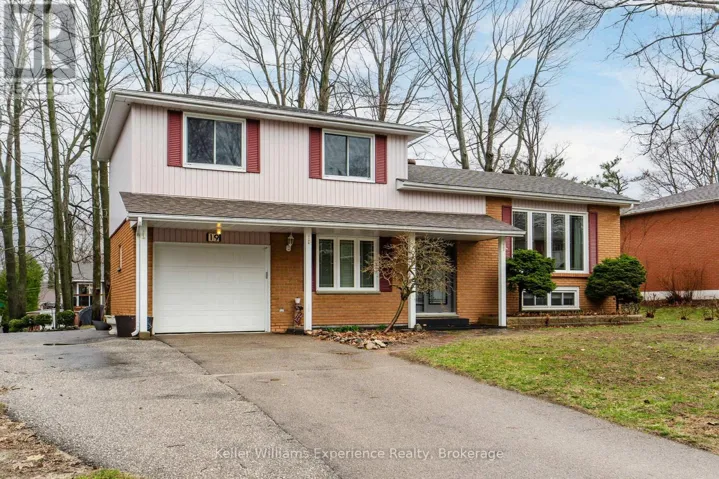 19 VIEL STREET, Penetanguishene, Ontario L9M1J1