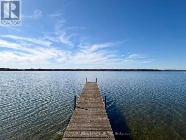 27 CARMANS LANE, Prince Edward County (South Marysburg Ward), Ontario K0K2T0