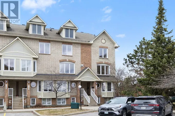 1121 GABLEFIELD PRIVATE, Ottawa, Ontario K1J1E4