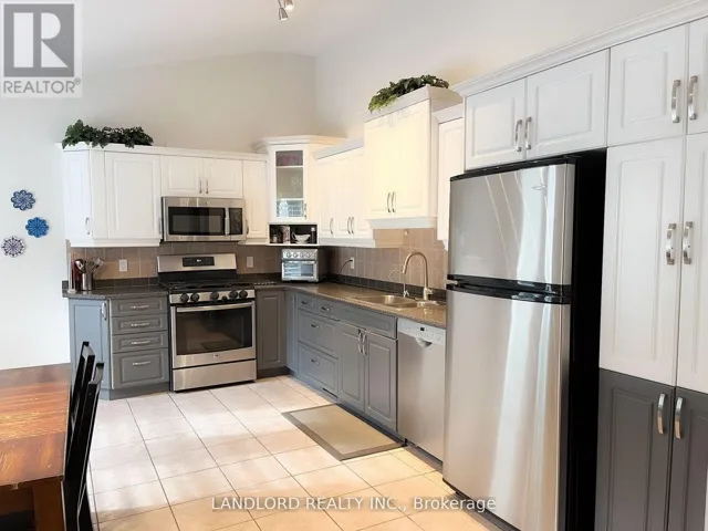 16 WEST HILL DRIVE, Toronto (West Hill), Ontario M1E3T5