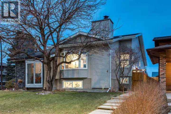 4 CEDARBROOK Way SW, Calgary, Alberta T2W3Y3